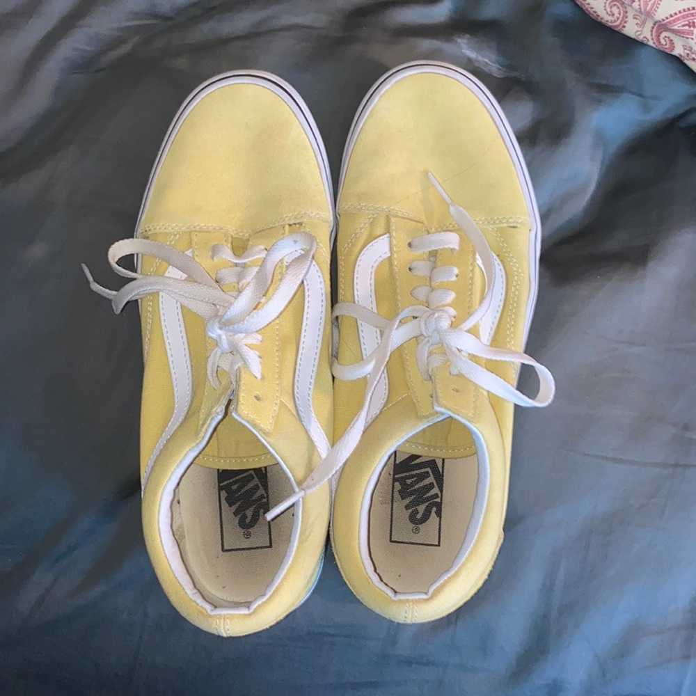 YELLOW VANS